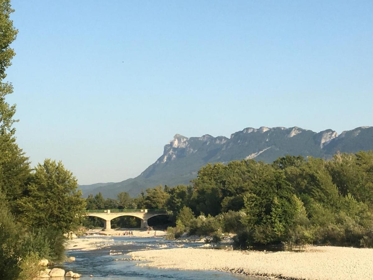 Maison De Vacances Avec Ses Petits Chalets Aouste-sur-Sye 外观 照片