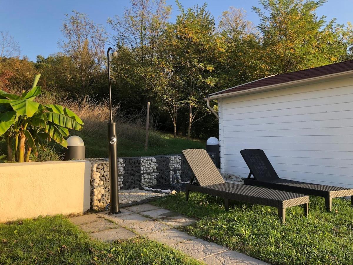 Maison De Vacances Avec Ses Petits Chalets Aouste-sur-Sye 外观 照片