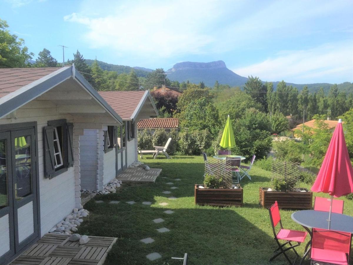 Maison De Vacances Avec Ses Petits Chalets Aouste-sur-Sye 外观 照片