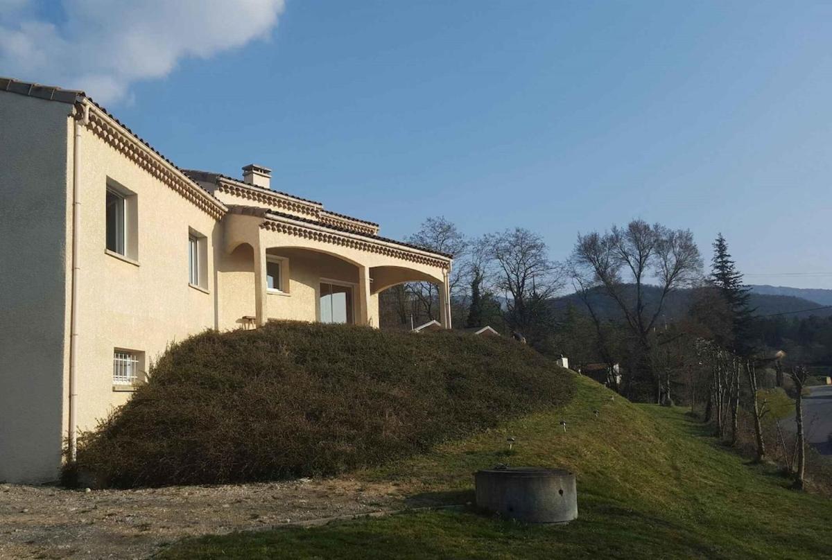 Maison De Vacances Avec Ses Petits Chalets Aouste-sur-Sye 外观 照片