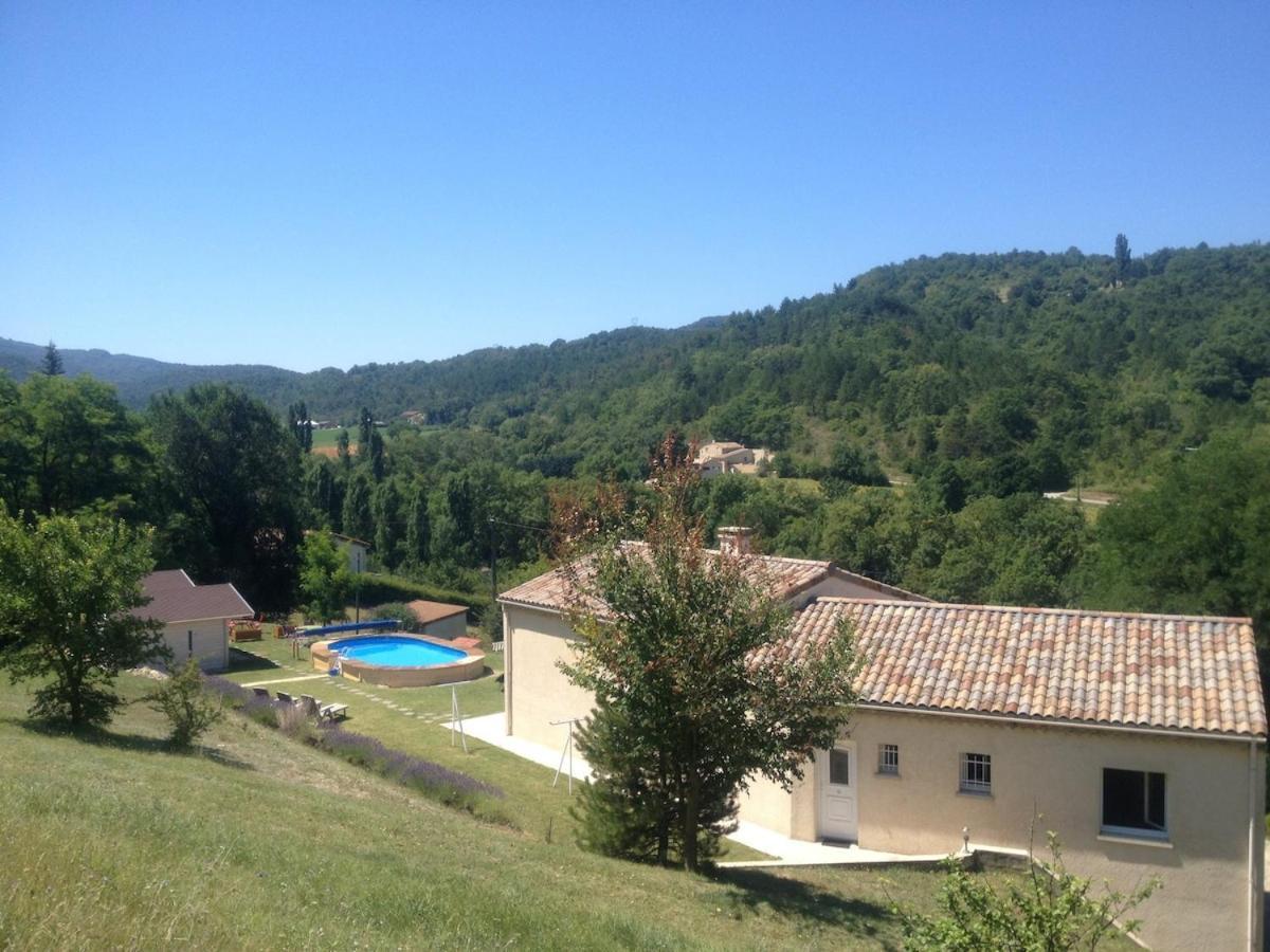 Maison De Vacances Avec Ses Petits Chalets Aouste-sur-Sye 外观 照片